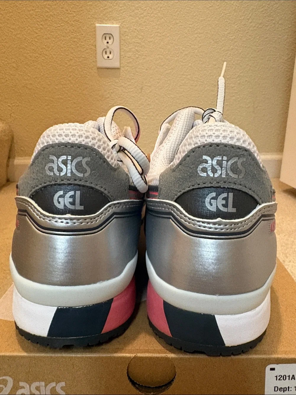 Asics Gel-Lyte 3 Mens’ Sneakers in White/Sienna